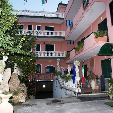 Hotel Sottovento Sant'Egidio del Monte Albino Eksteriør bilde
