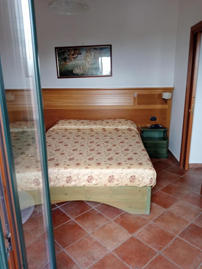 Hotel Sottovento Sant'Egidio del Monte Albino Eksteriør bilde