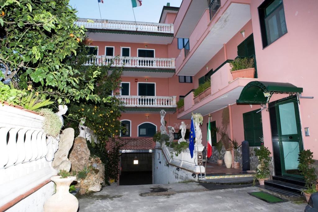 Hotel Sottovento Sant'Egidio del Monte Albino Eksteriør bilde