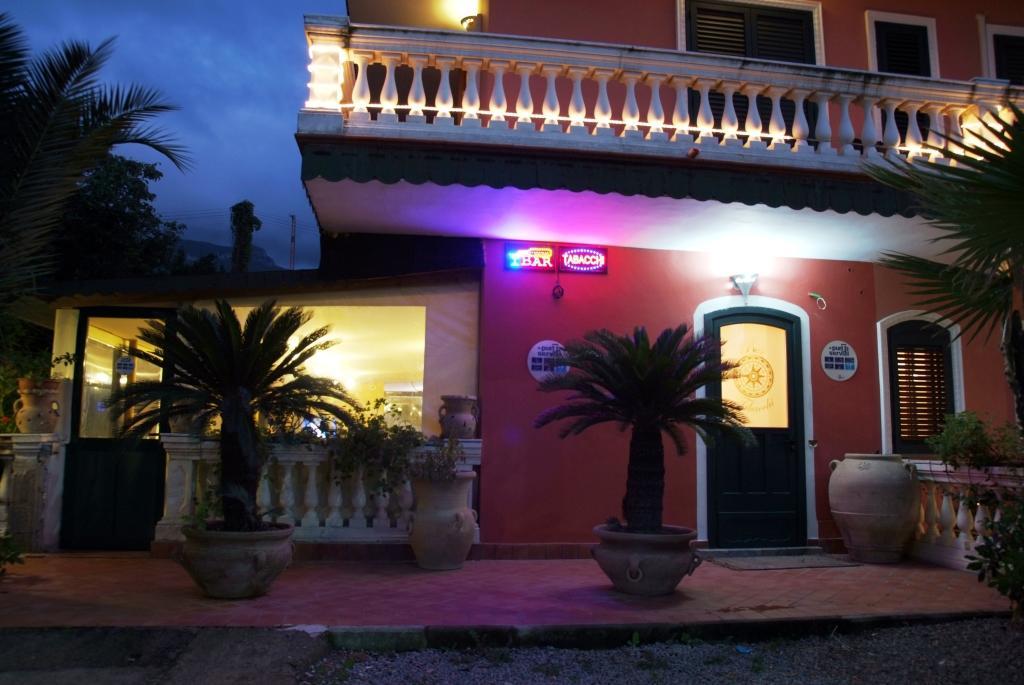 Hotel Sottovento Sant'Egidio del Monte Albino Eksteriør bilde
