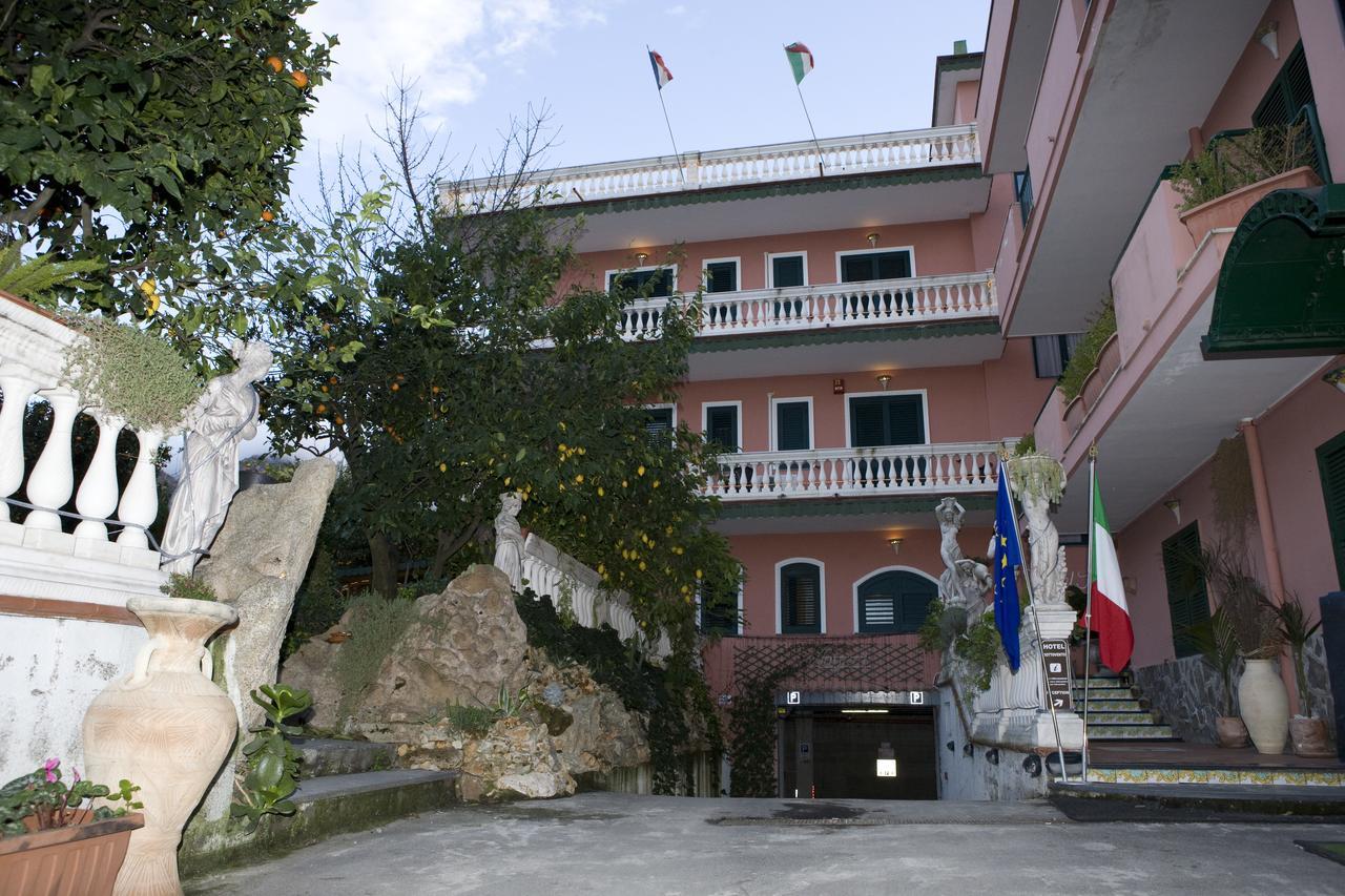 Hotel Sottovento Sant'Egidio del Monte Albino Eksteriør bilde