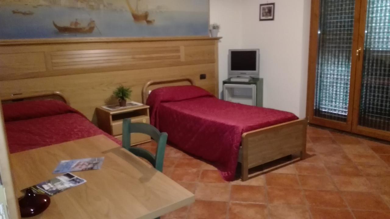 Hotel Sottovento Sant'Egidio del Monte Albino Eksteriør bilde