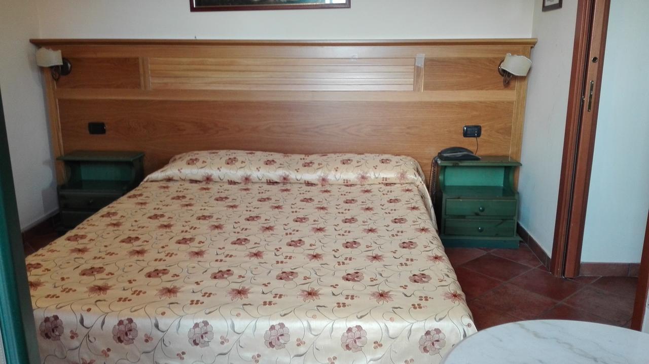 Hotel Sottovento Sant'Egidio del Monte Albino Eksteriør bilde