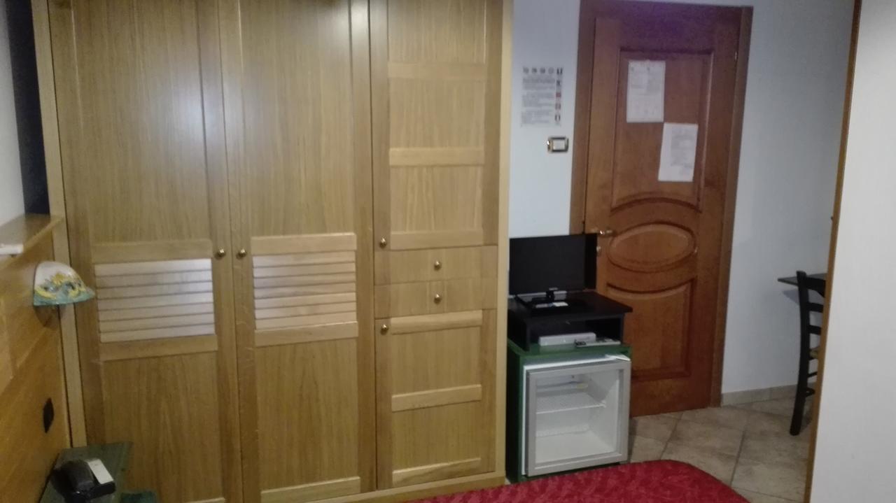 Hotel Sottovento Sant'Egidio del Monte Albino Eksteriør bilde