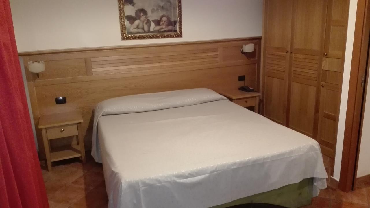 Hotel Sottovento Sant'Egidio del Monte Albino Eksteriør bilde